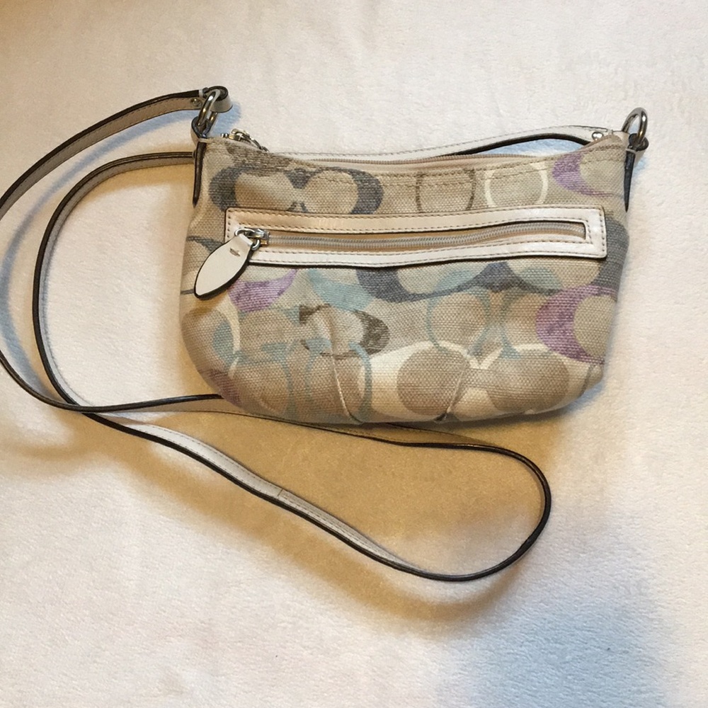 Coach shoulder bag offers welcome